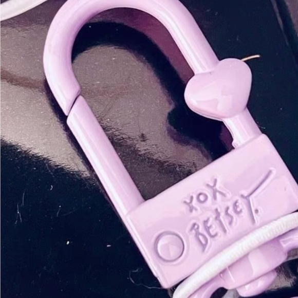 Betsey Johnson Lavender Wallet With Removable Wristlet - Picture 11 of 11